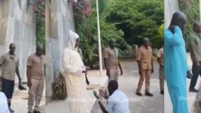 louga-le-geste-de-ce-policier-devant-kara-qui-a-irrite-la-hierarchie-video-620x332-1-1280x720-1-1200x900